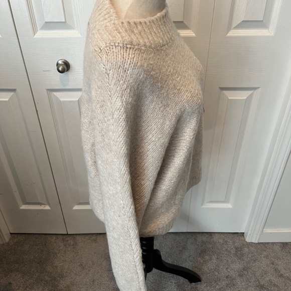Contemperaine size L sweater New with Tags - Picture 10 of 15